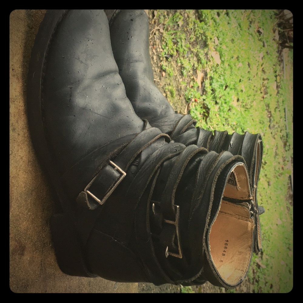 Women’s Frye leather boots!